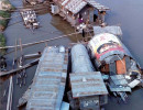 16 houseboats on a river in thailand 800