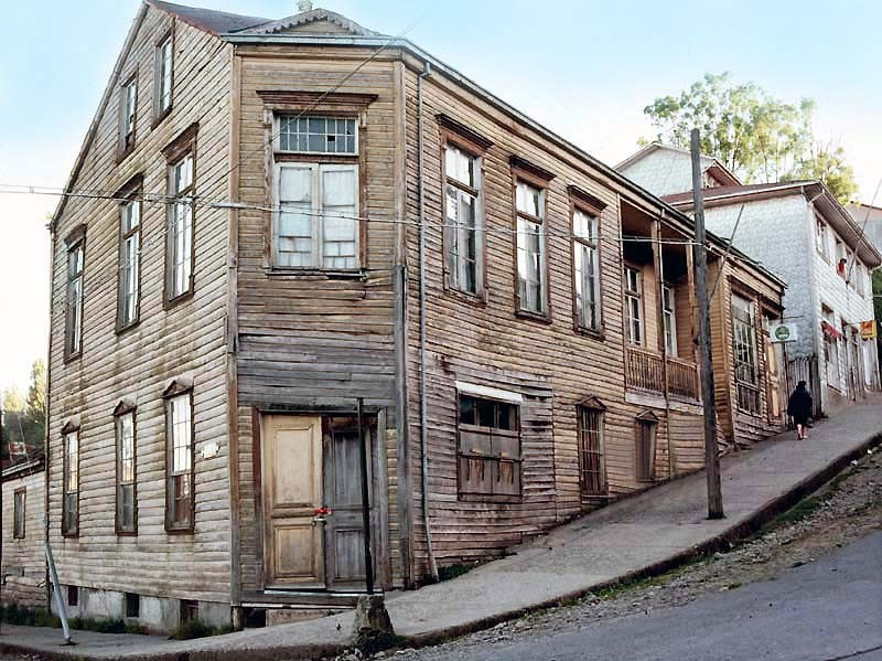 31 Old triangular wooden building in Puerto Montt  Chile 800