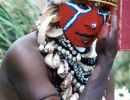 63 Painting her face with red ohcre for a Sing Sing 800