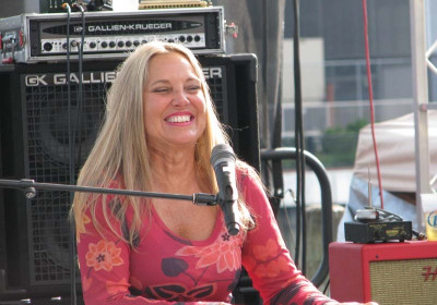 Debra 